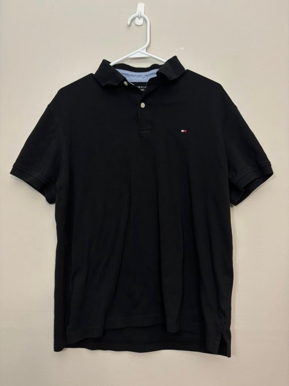 Tommy Hilfiger Black Short-Sleeve Polo with Flag Logo